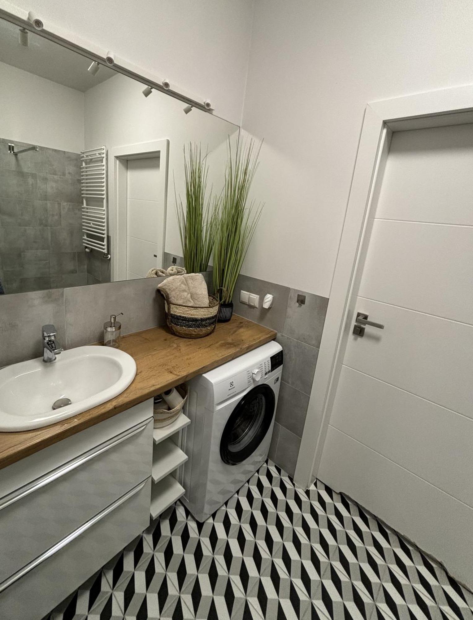 Garbary Old Town Lux Apartment 106, Self Check-In 24H, Free Parking Познань Экстерьер фото